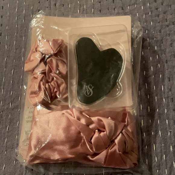 Victoria's Secret Bags Victorias Secret Self Care Kit Poshmark